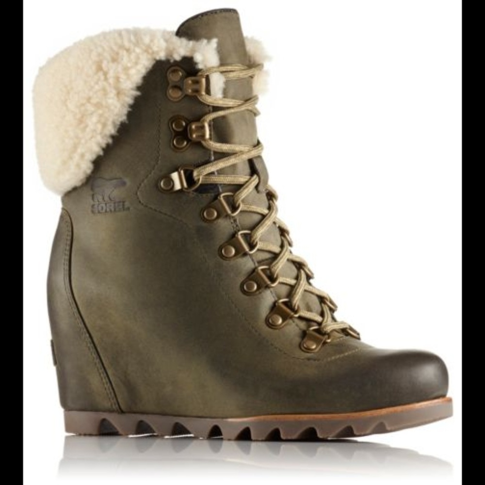 SOREL SHEARLING CONQUEST WEDGE BOOTS - NWT